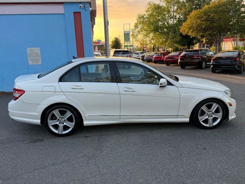 Used 2011 Mercedes-Benz C 300 Luxury image 8