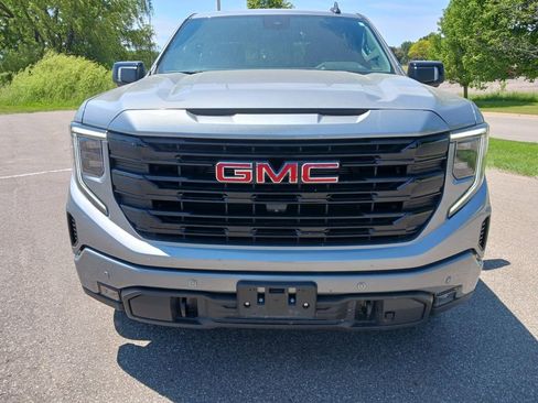 Used 2024 GMC Sierra 1500 Elevation w/ Preferred Package AWD/4WD image 3