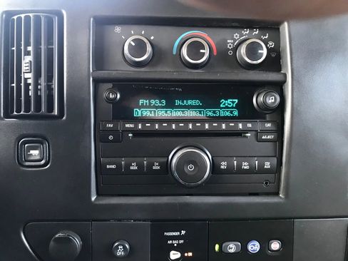 Used 2017 Chevrolet Express 3500 LT w/ LT Preferred Equipment Group image 21