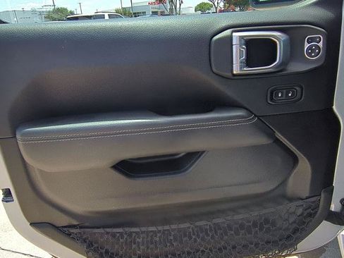 Used 2023 Jeep Wrangler Unlimited Sahara AWD/4WD image 54