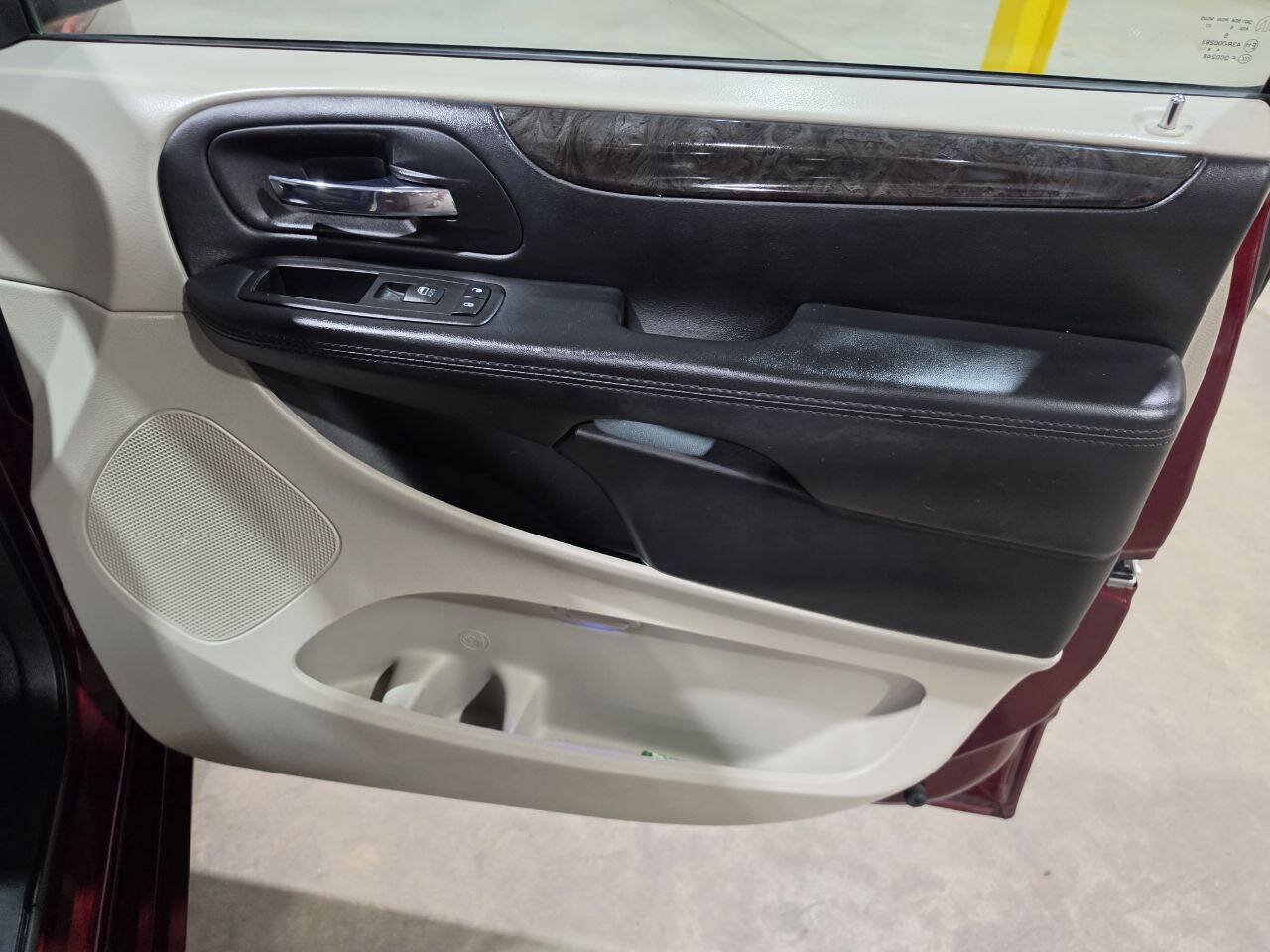 Used 2017 Dodge Grand Caravan SE w/ Power Window Group FWD image 30