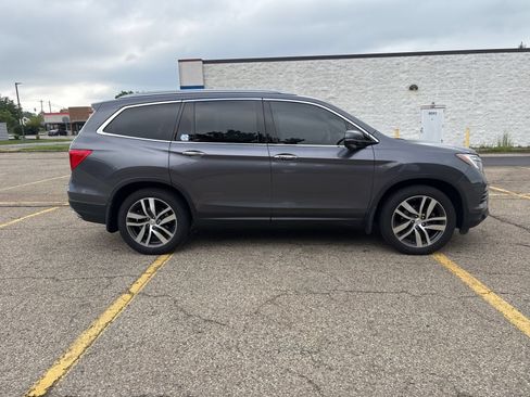 Used 2017 Honda Pilot Touring image 25