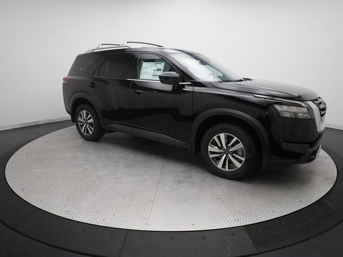 Certified 2025 Nissan Pathfinder SL image 13