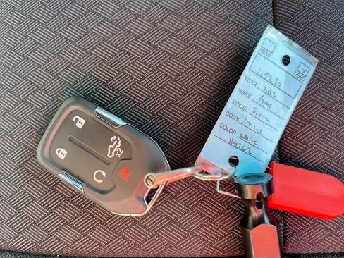 Used 2022 GMC Sierra 1500 Elevation w/ Preferred Package image 32