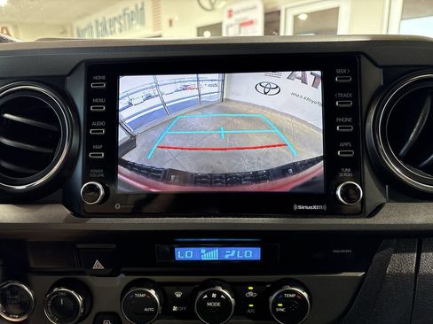 Used 2021 Toyota Tacoma TRD Sport w/ Technology Package AWD/4WD image 18