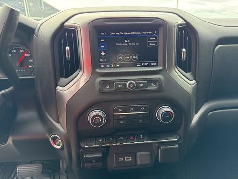 Used 2024 Chevrolet Silverado 1500 Custom w/ Turbomax Blackout Package AWD/4WD image 18