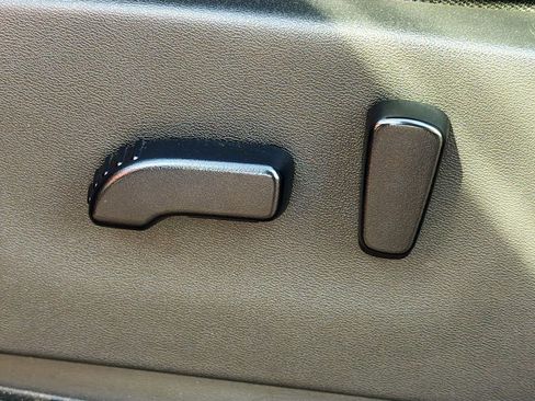 Used 2022 Nissan Frontier PRO-4X w/ Technology Package image 23