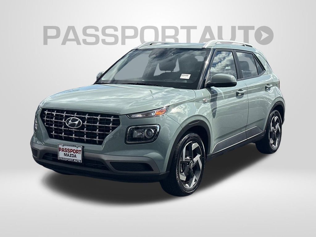 Used 2025 Hyundai Venue SEL FWD image 1