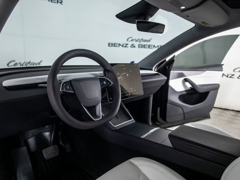 Used 2026 Tesla Model Y AWD image 23