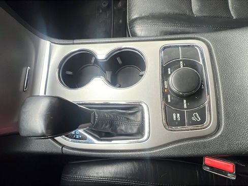 Used 2018 Jeep Grand Cherokee Limited w/ Luxury Group II image 19