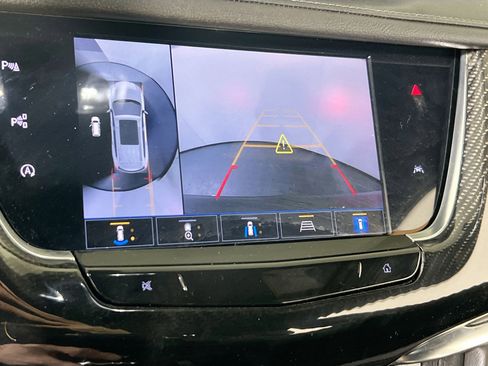 Used 2022 Cadillac XT6 Sport w/ Technology Package image 14