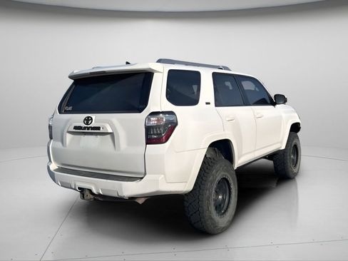 Used 2014 Toyota 4Runner SR5 image 4