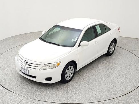 Used 2011 Toyota Camry LE FWD image 13