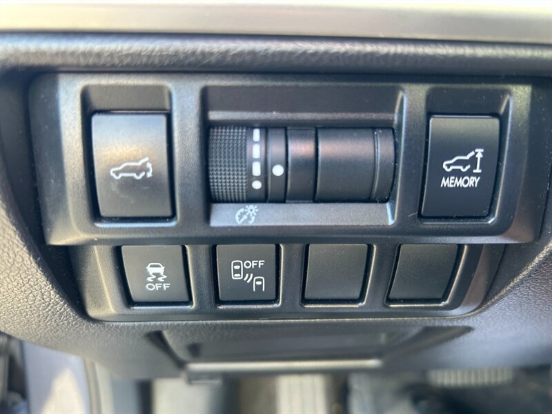 Used 2015 Subaru Outback 2.5i Limited AWD/4WD image 18