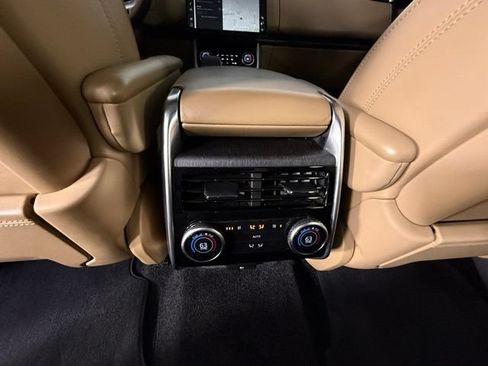 Used 2023 Land Rover Range Rover Long Wheelbase SE AWD/4WD image 36