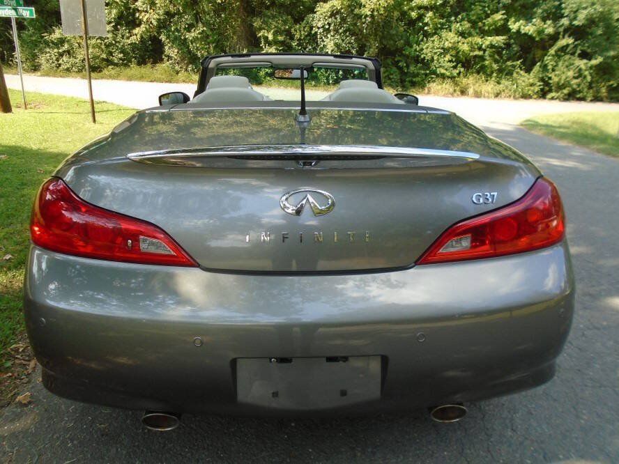 Used 2010 INFINITI G37 Convertible w/ Premium Pkg RWD image 6