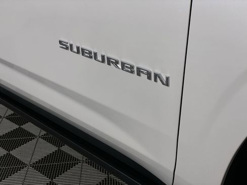 New 2025 Chevrolet Suburban Premier image 92