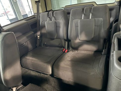 Used 2017 Ford Flex SE image 11