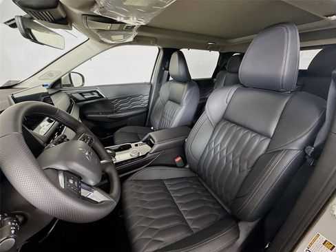 New 2026 Mitsubishi Outlander SEL FWD image 2
