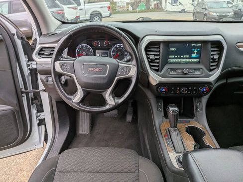 Used 2019 GMC Acadia SLE image 43