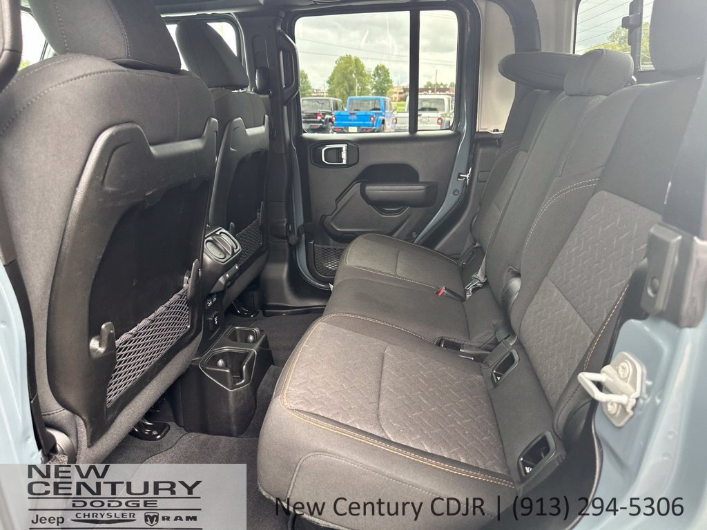 Used 2026 Jeep Gladiator Mojave AWD/4WD image 6