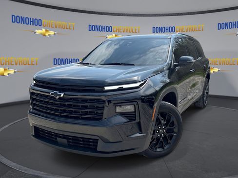 Used 2024 Chevrolet Traverse LT w/ Enhanced Driving Package image 4