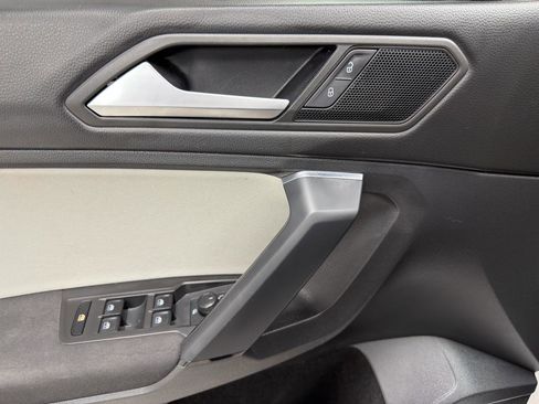 Used 2019 Volkswagen Tiguan S FWD image 15