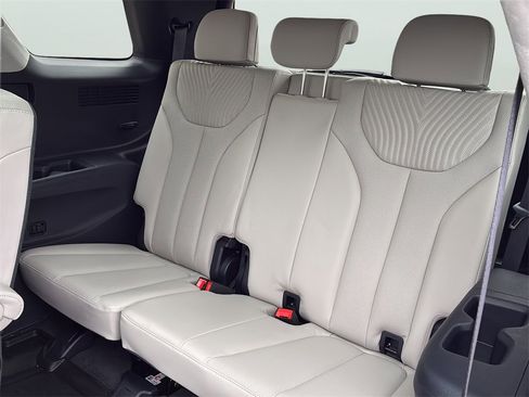 Used 2024 Hyundai Palisade Calligraphy image 25