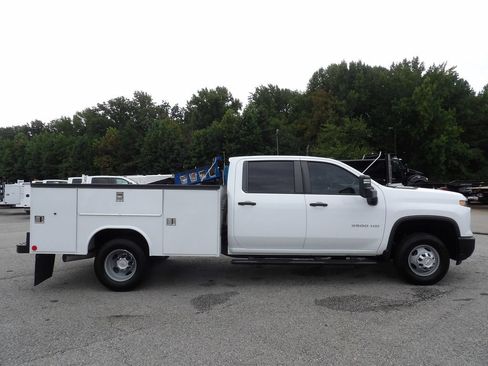 Used 2024 Chevrolet Silverado 3500 W/T w/ Snow Plow Prep Package AWD/4WD image 9