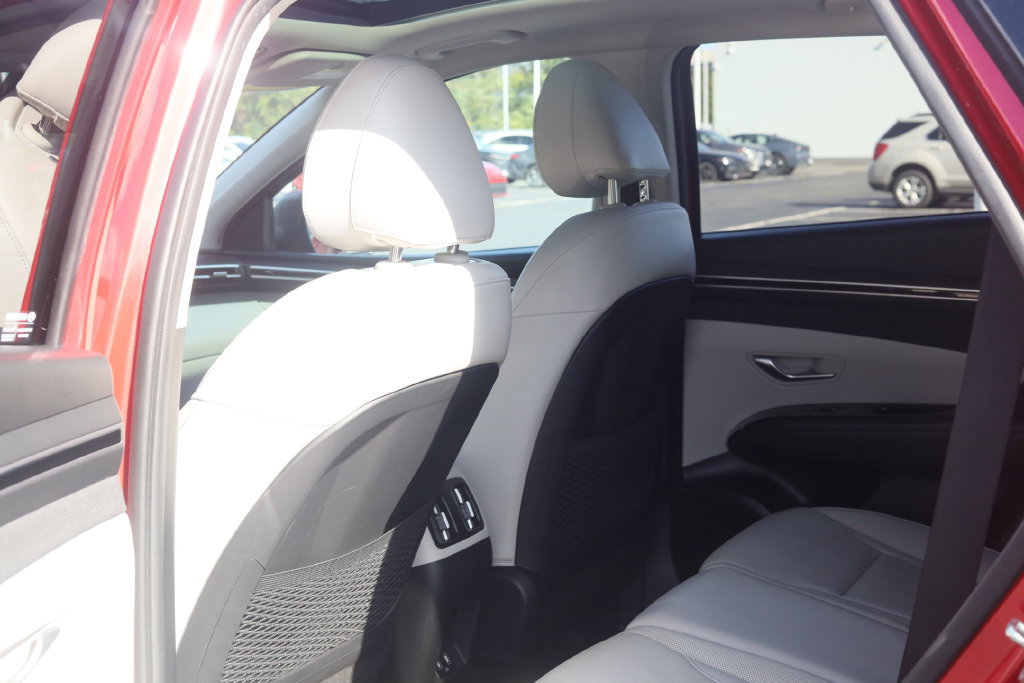 Used 2022 Hyundai Tucson Limited w/ Cargo Package AWD/4WD image 29