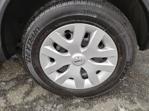 Used 2019 Nissan Rogue Sport S image 10