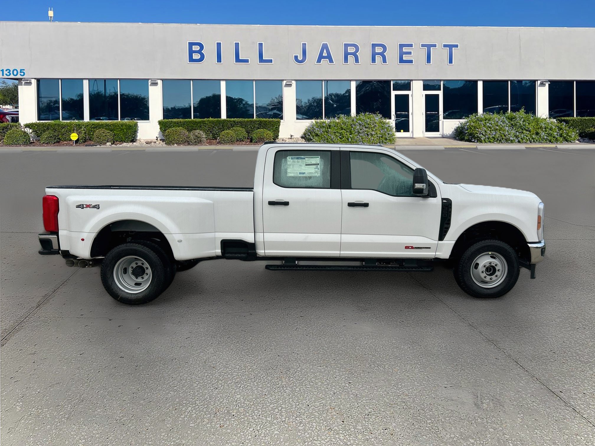 New 2027 Ford F350 XL w/ XL Chrome Package AWD/4WD image 3