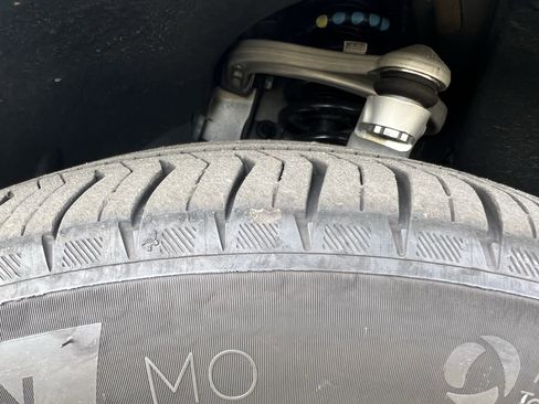 Used 2025 Mercedes-Benz GLC 300 4MATIC image 12