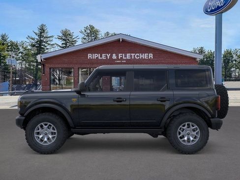 New 2025 Ford Bronco Badlands image 3