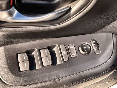 Certified 2024 Honda HR-V LX image 30