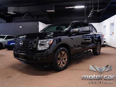 Used 2024 Nissan Titan SV w/ SV Bronze Edition Package AWD/4WD image 3