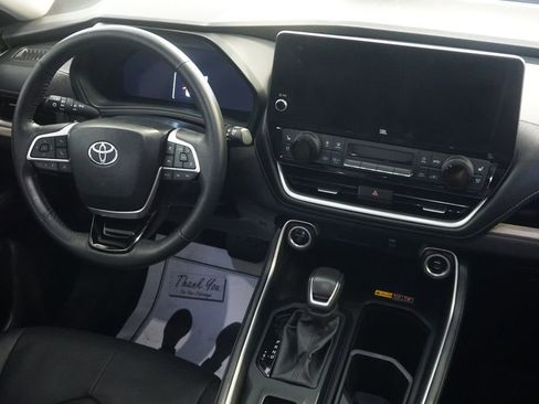 Used 2024 Toyota Grand Highlander Limited image 33