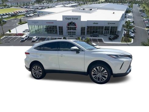 Used 2022 Toyota Venza XLE AWD/4WD image 12