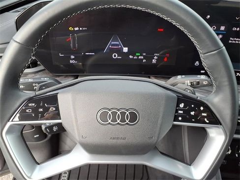 Used 2025 Audi Q5 Premium w/ Convenience Package image 18