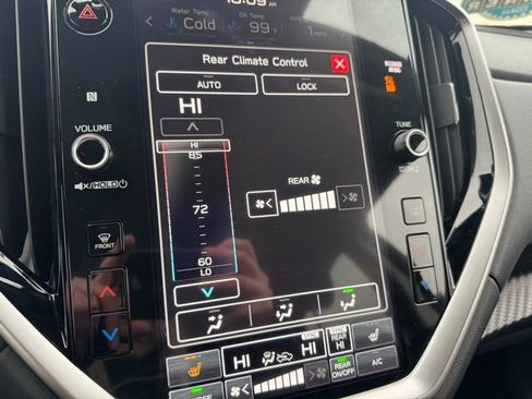 Used 2024 Subaru Ascent Premium w/ Convenience Package image 18