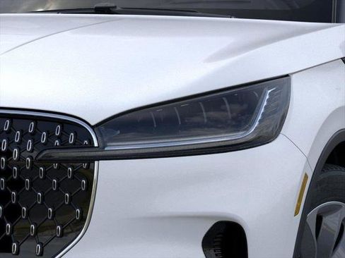 New 2026 Lincoln Aviator AWD image 18