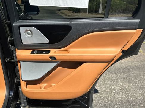 New 2025 Lincoln Aviator Black Label AWD/4WD image 18