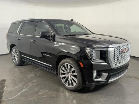 Used 2023 GMC Yukon Denali w/ Denali Reserve Package image 2