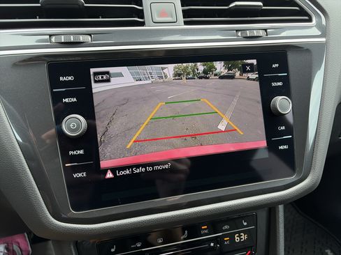 Certified 2024 Volkswagen Tiguan SE R-Line AWD/4WD image 22