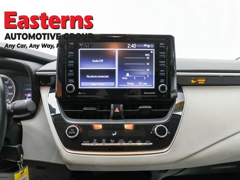 Used 2022 Toyota Corolla LE w/ Carpet Mat Package (TMS) image 12