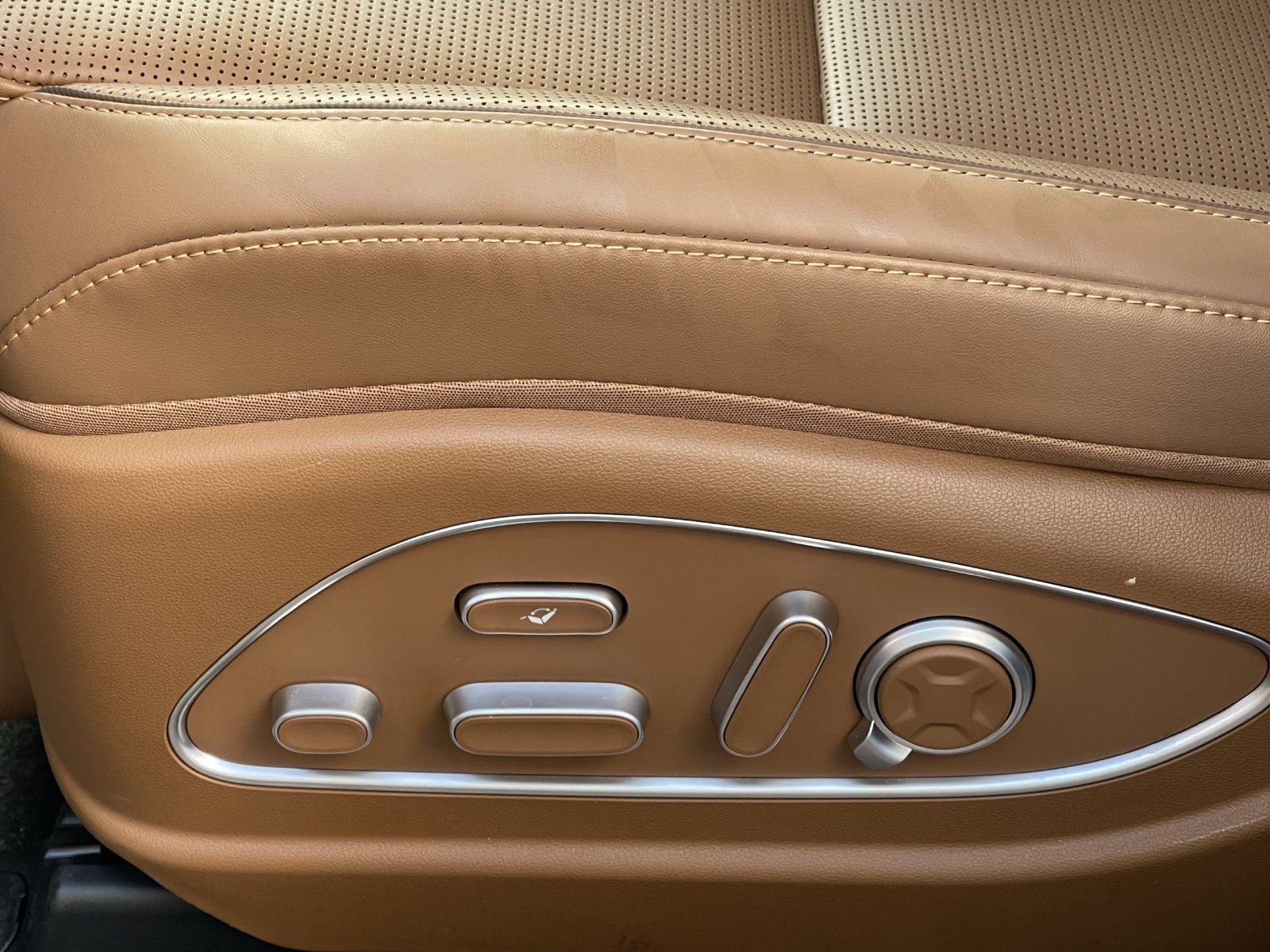 Used 2026 Hyundai Palisade Calligraphy FWD image 12