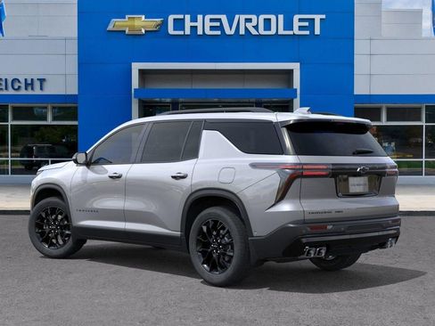 New 2026 Chevrolet Traverse LT image 3