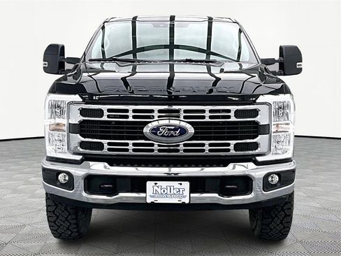 Used 2025 Ford F350 XLT w/ Tremor Off-Road Package image 3