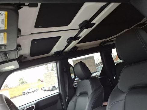 New 2025 Ford Bronco Badlands image 7