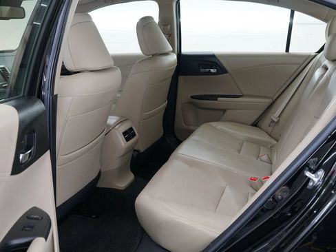 Used 2017 Honda Accord Touring image 17